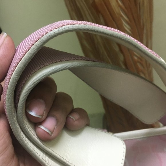 Authentic Salvatore Ferragamo Handbag - Picture 7 of 16